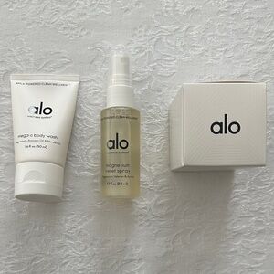 ALO Yoga Gift Set